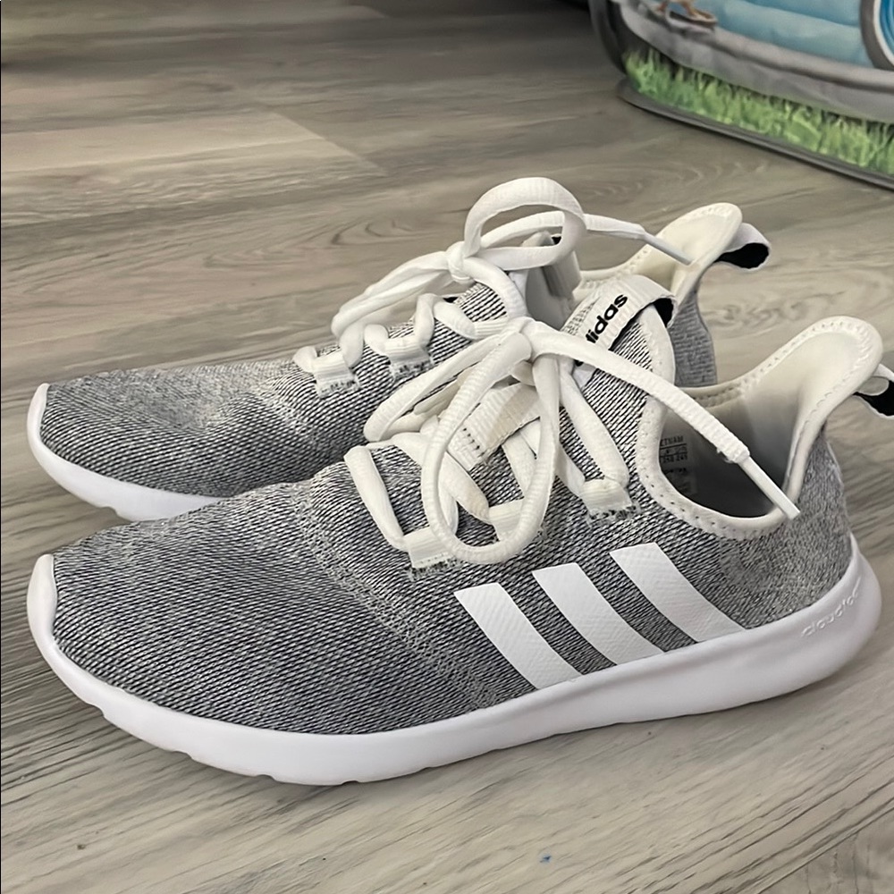 Adidas Gray and White CloudFoam Pure 2.0 Size Women’s 8
